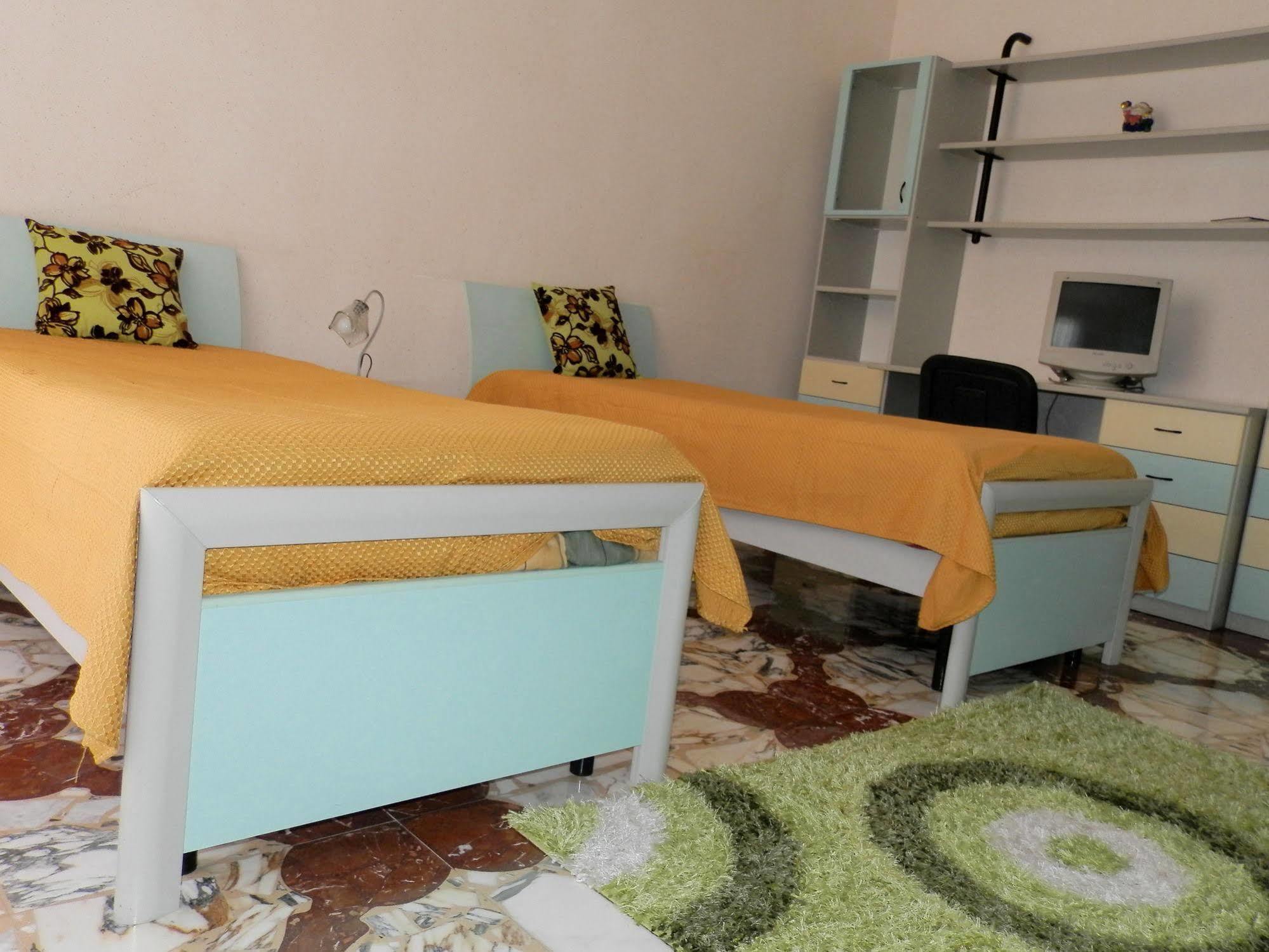 Solarino Il Giardino Delle Calendule B&B מראה חיצוני תמונה